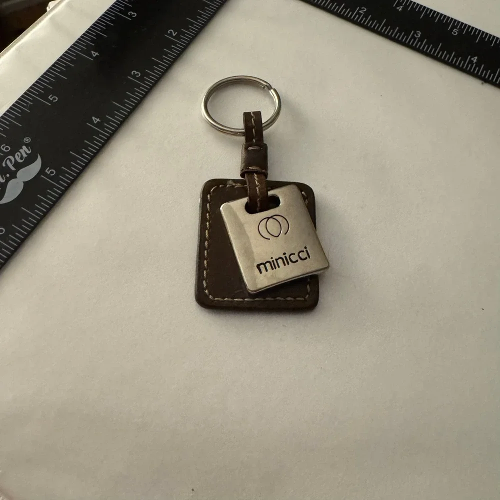 Minicci Keychain Key Ring Brown Leather Silver Tone Logo‎ Keyfob